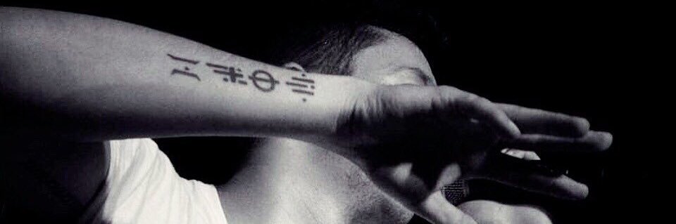 ↟'s banner
