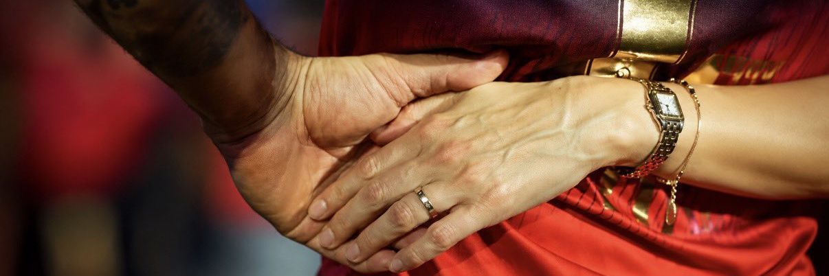 Elisa das ⚡'s banner
