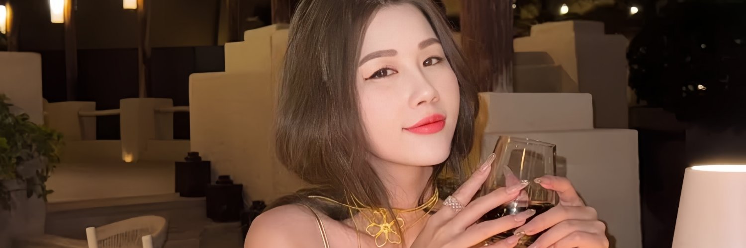 Dubai-Lina🇦🇪's banner