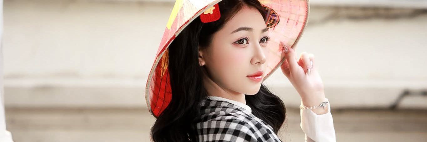 Trần Hà Linh's banner