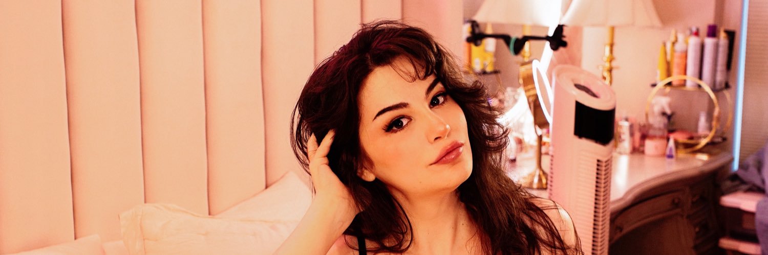 Vanessa Sins's banner