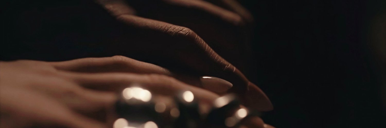• dee •'s banner