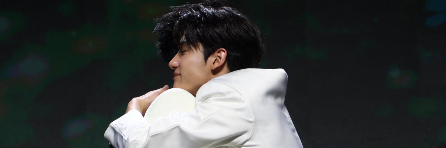 𝗳𝗹𝘂𝗳𝗳𝘆𝗳𝗮𝗵`✿'s banner