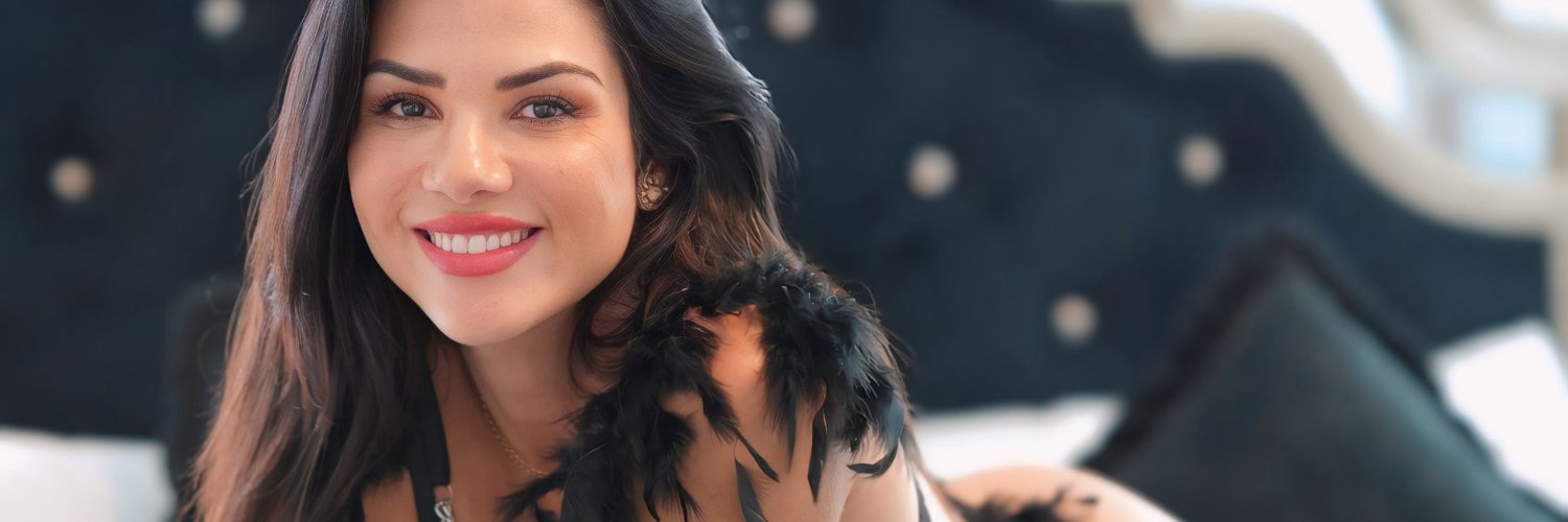 Bella Fox's banner