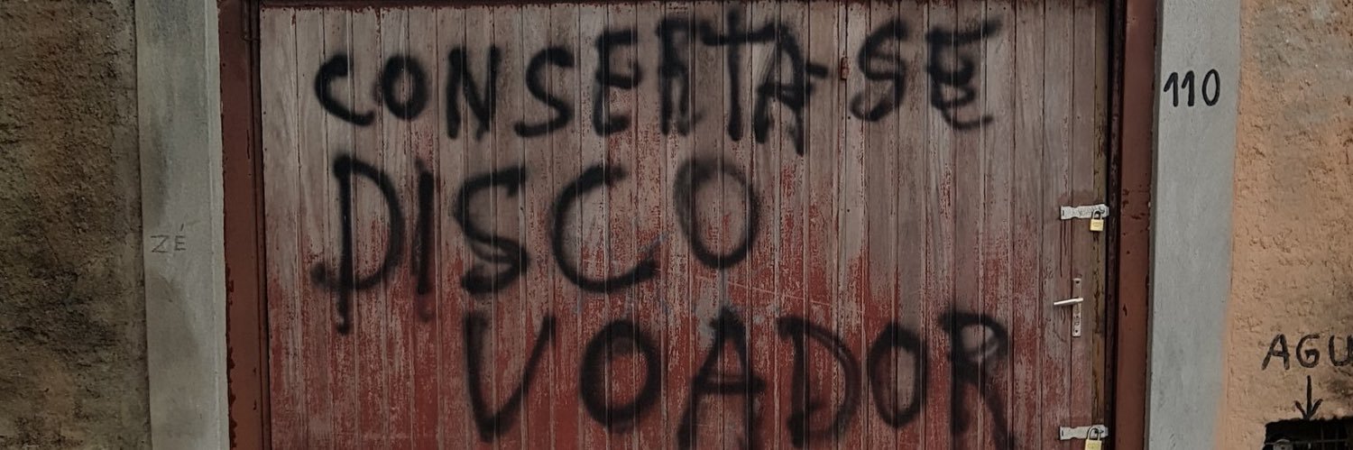 a-u-ê's banner