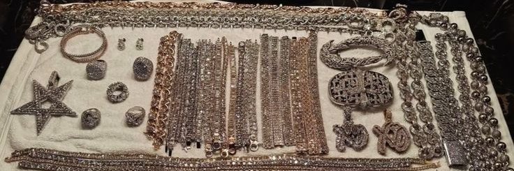 vaultofcarti's banner