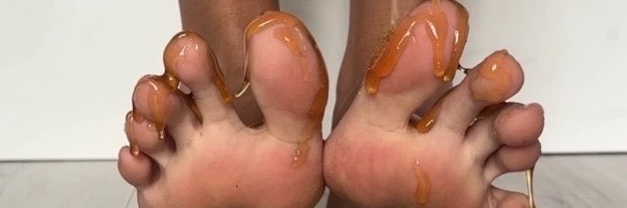 Dirtyy feet girl ;)'s banner