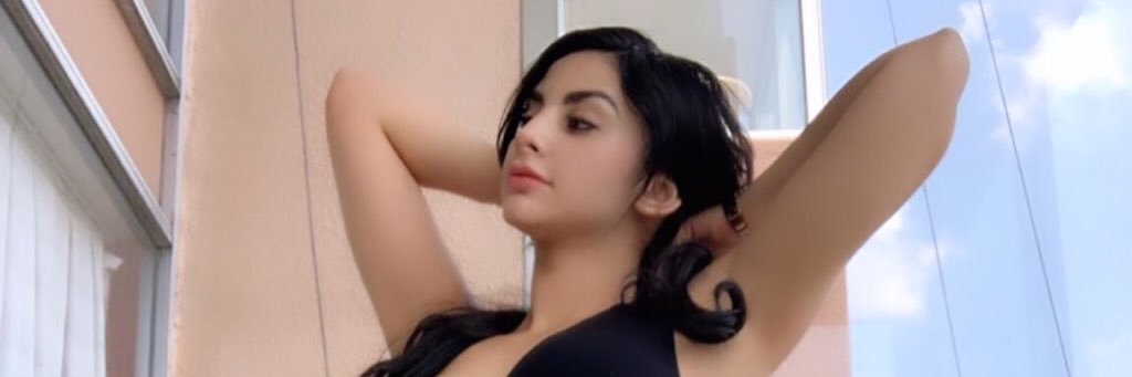 Vanessa Bazán's banner