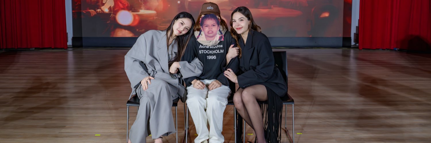 Esther.Y's banner