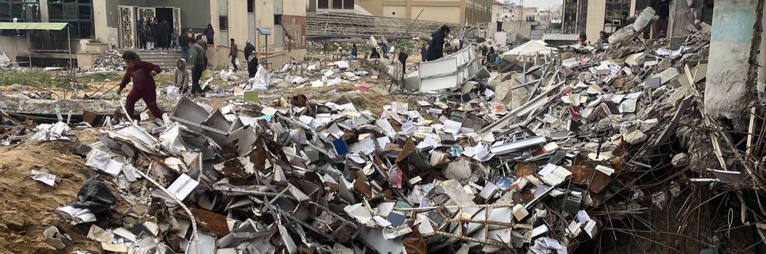 Phoenix Library | مكتبة العنقاء's banner
