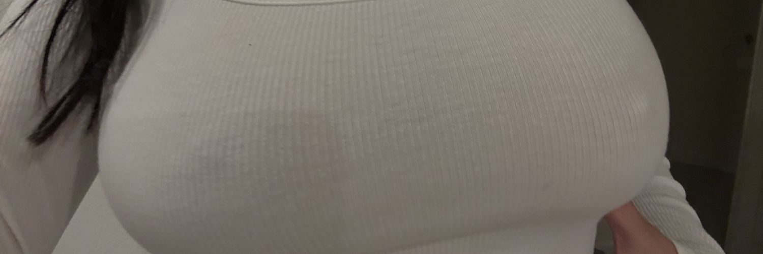 Latina Milf 🌶️'s banner