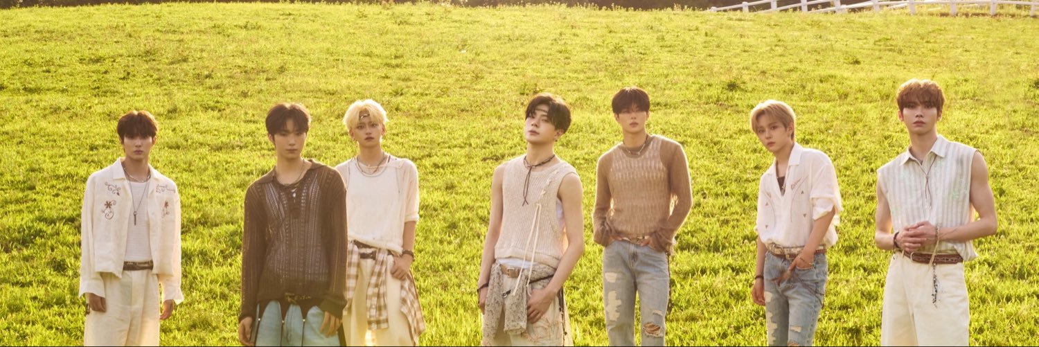 WHIB(휘브)'s banner