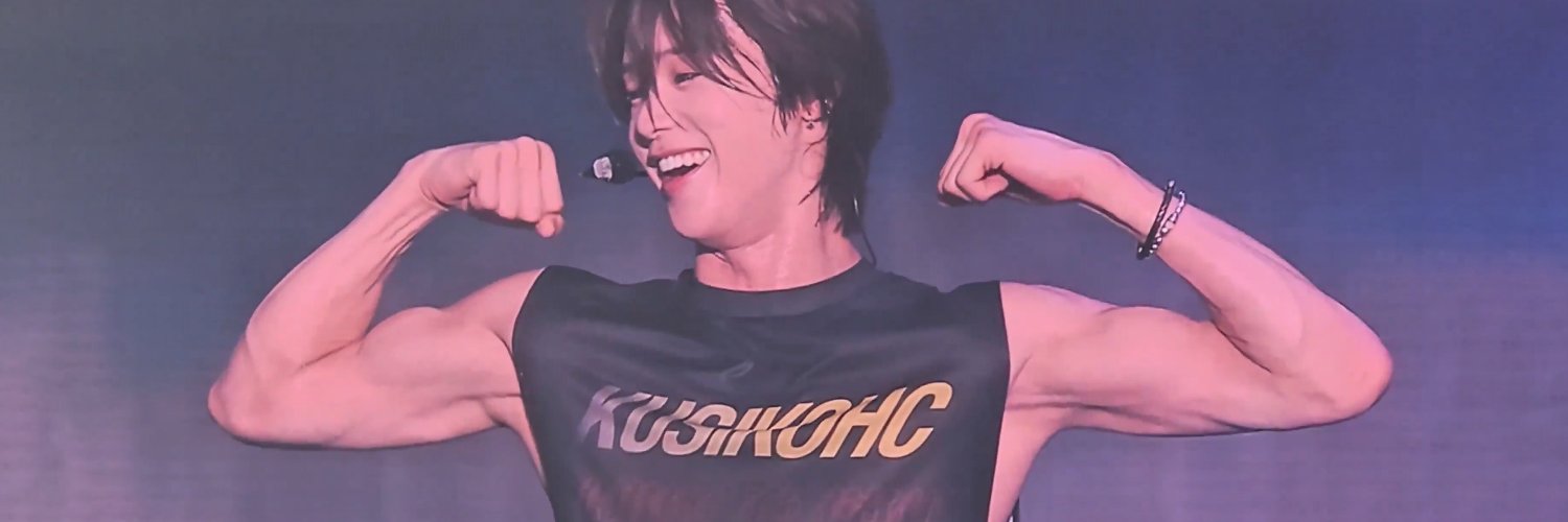flexing actor's banner