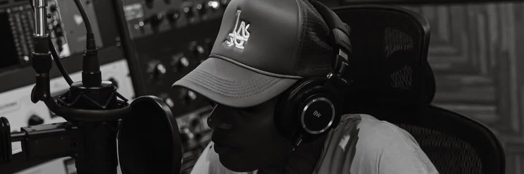 7even✭'s banner