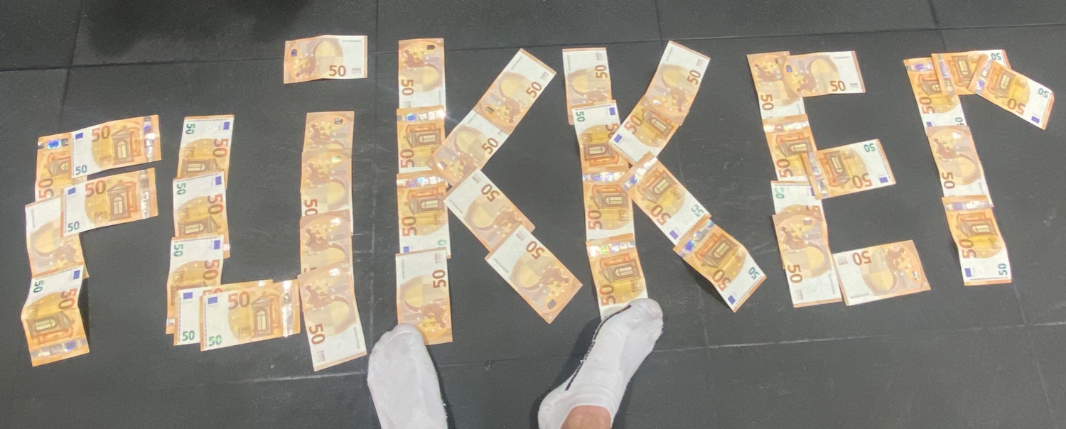 Dutchfeetking's banner
