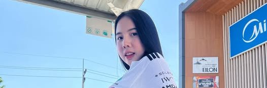 พลอย ลี่'s banner