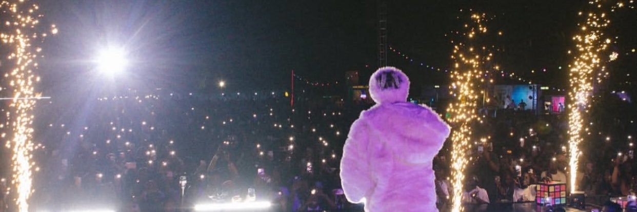 M wurld 🚀's banner