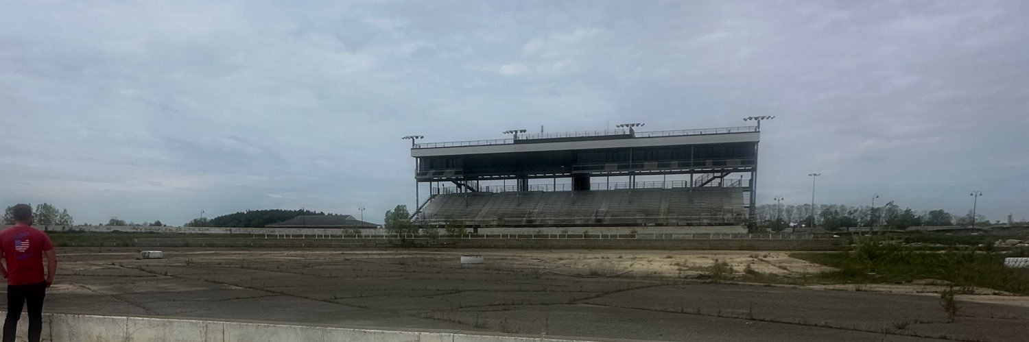 Mansfield Speedway's banner
