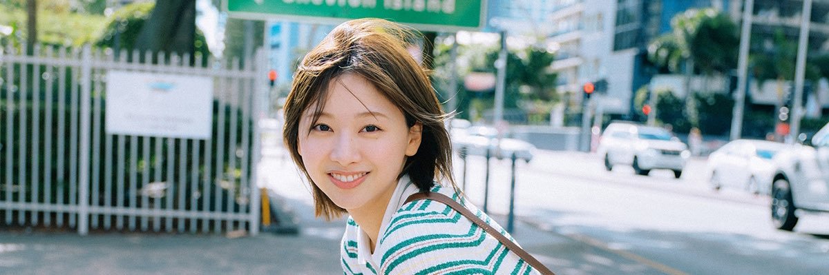 日向坂46富田鈴花1st写真集「鈴花サーキット」【公式】's banner