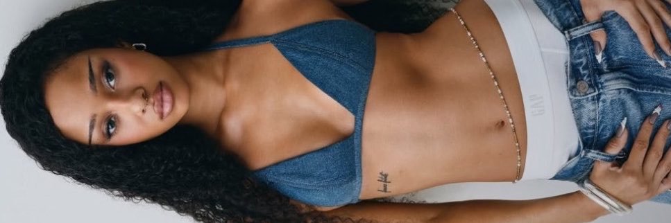 esther 🐊 ☆'s banner