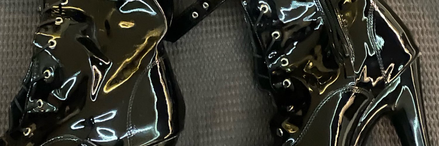 Meztli Domme's banner