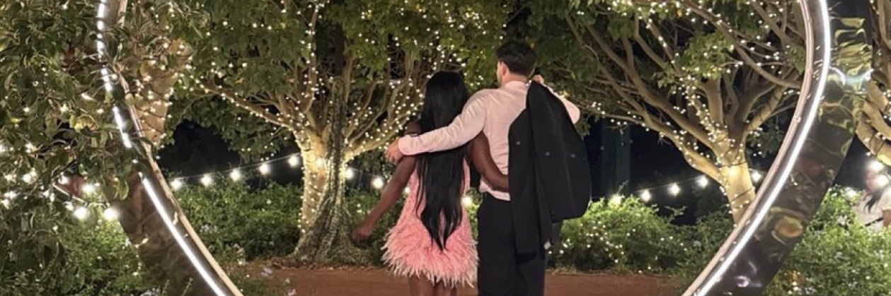 Scott + Leanne Updates's banner