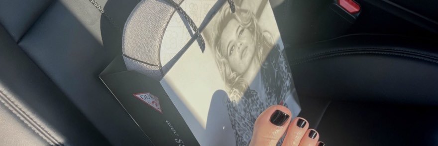 Bankbygoddesslaura's banner