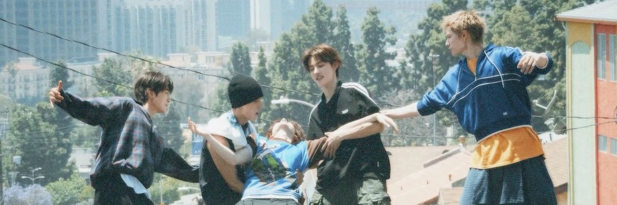 코르's banner