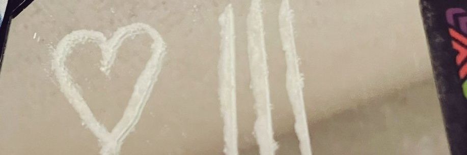😷's banner