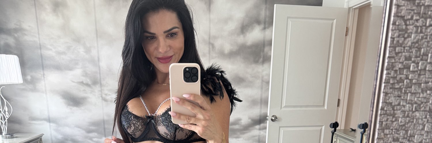Bella Fox's banner