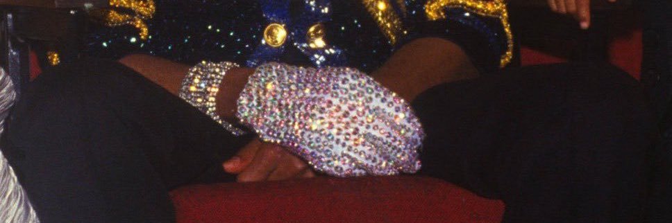 Tayvra🤍's banner
