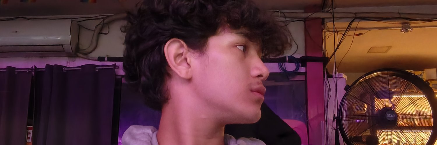 ιт'ѕ мє яє∂'s banner