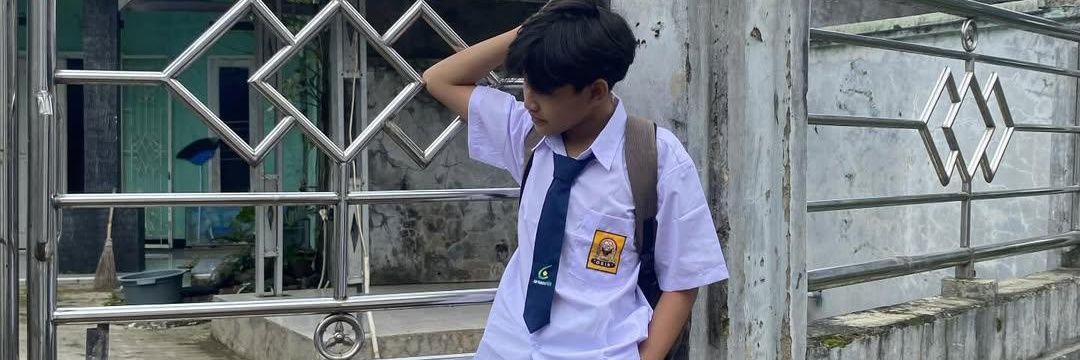 RE's banner
