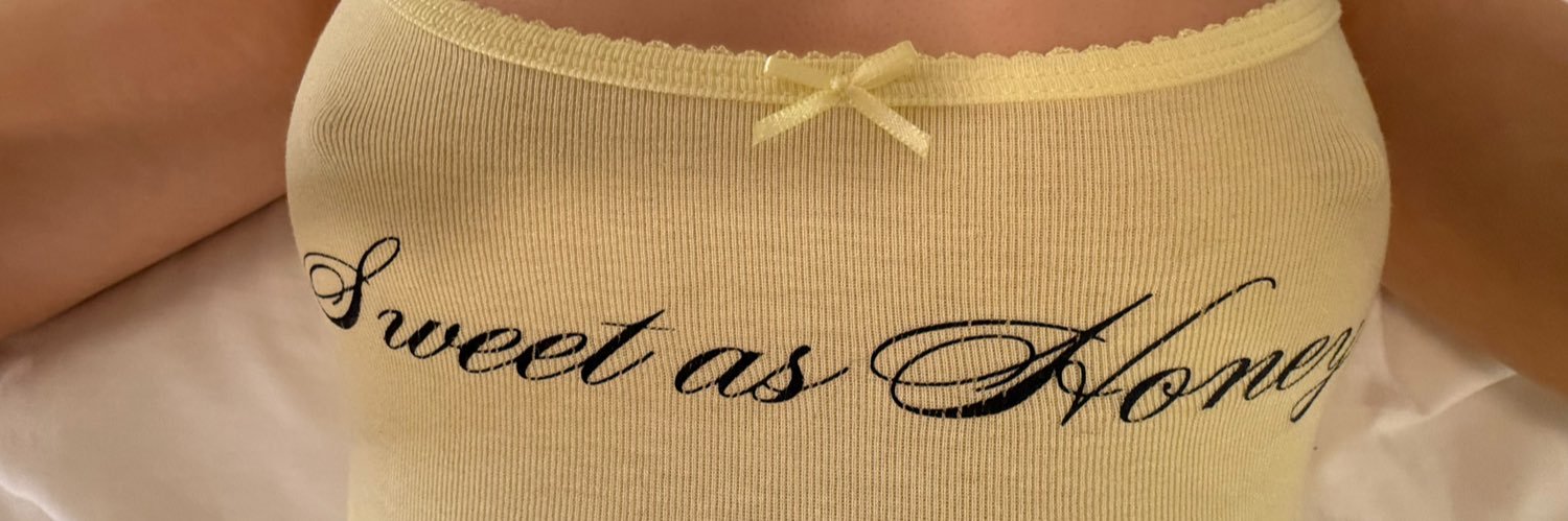 Honey 🩰's banner