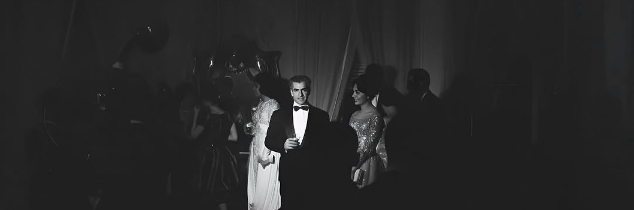 زن دوم تام هيدلستون's banner