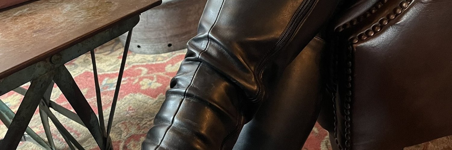 YOUR MAJESTY🥵💦's banner