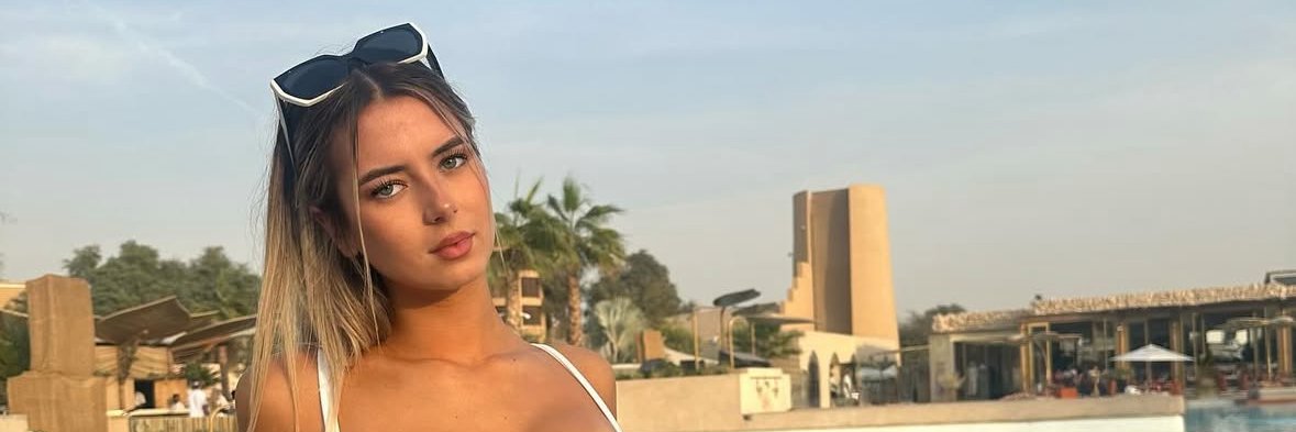 Daniella lapo's banner