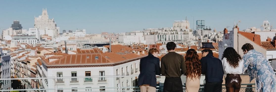 p ★'s banner