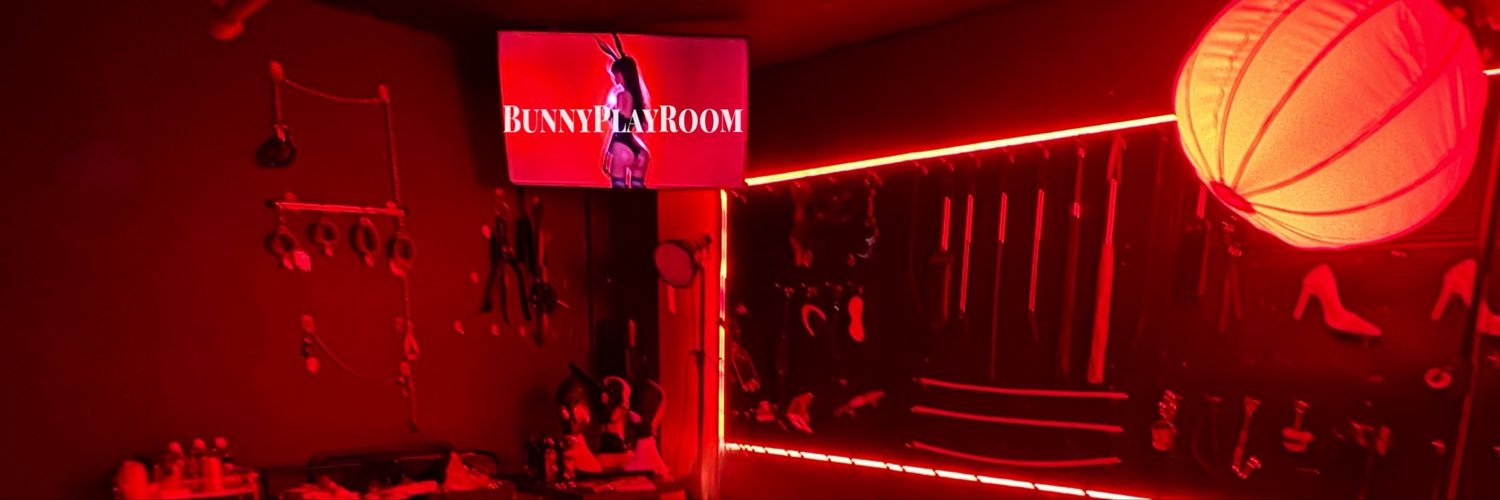 Bunnyplayroom_Studio 🐰👠's banner