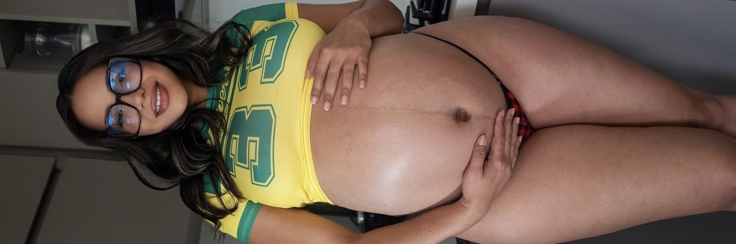 FINE Preggo Baddies 🤰🏻's banner