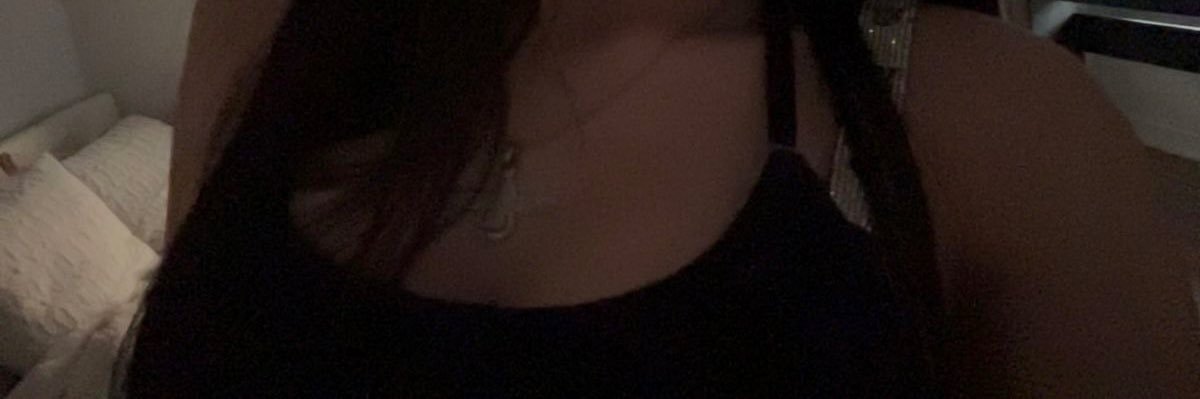 latinas (18+)'s banner
