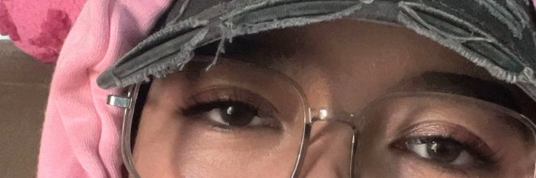 P:😘's banner