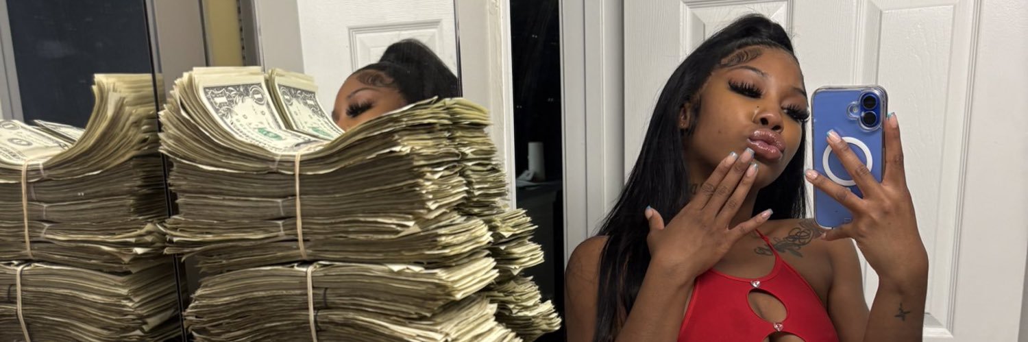 Courtneyhunchoo's banner