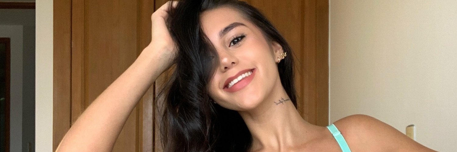 Larissa Farias's banner