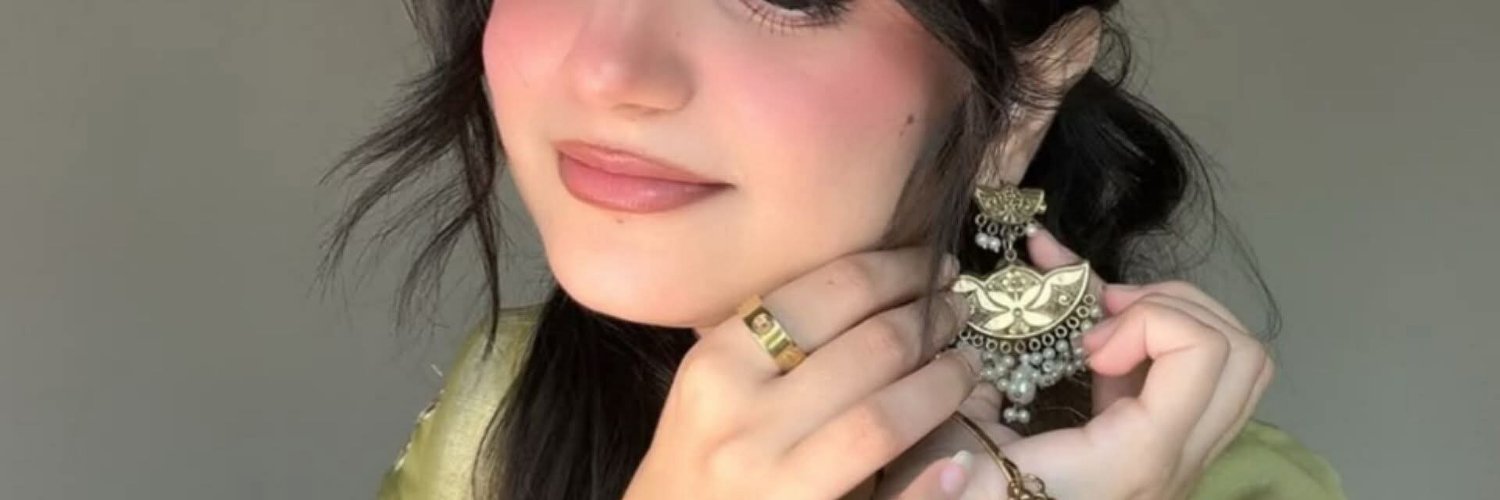 جہاں آرا👑👰🏻's banner