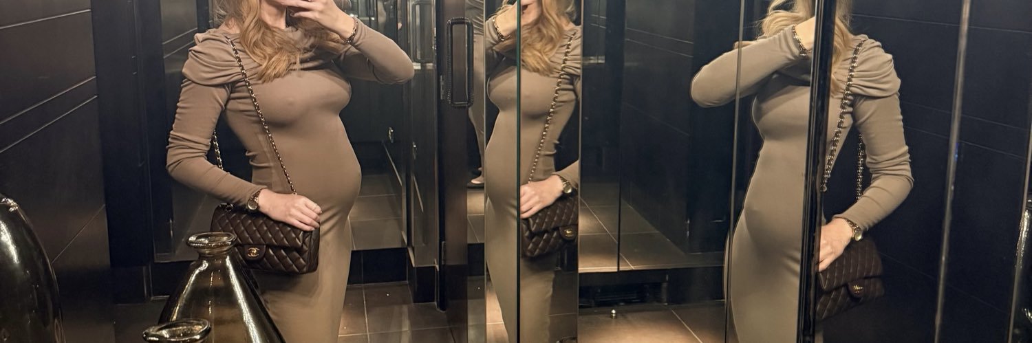Pregnant Lilly, London's banner