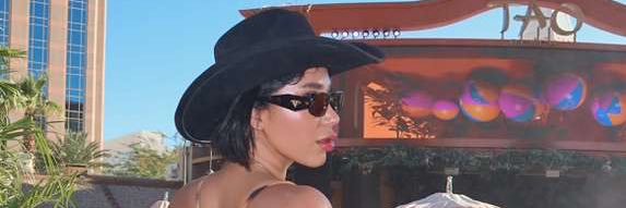 Yournewgirlfriend's banner