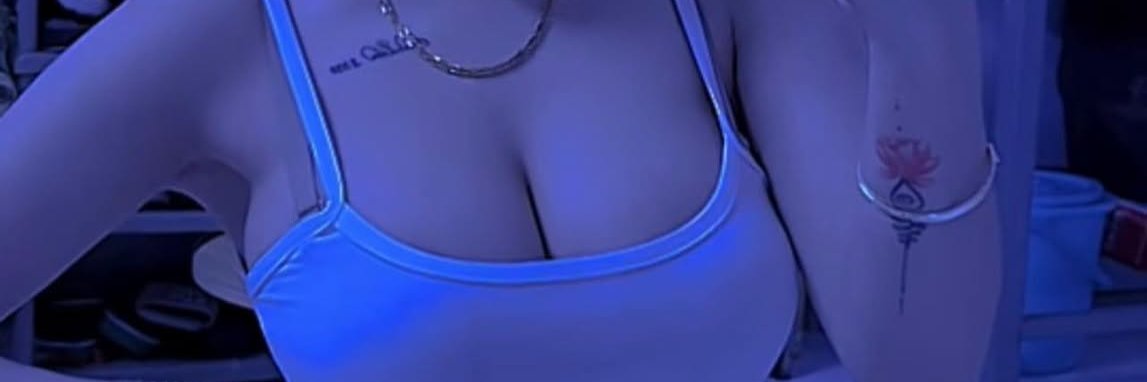 Hạ Vy's banner