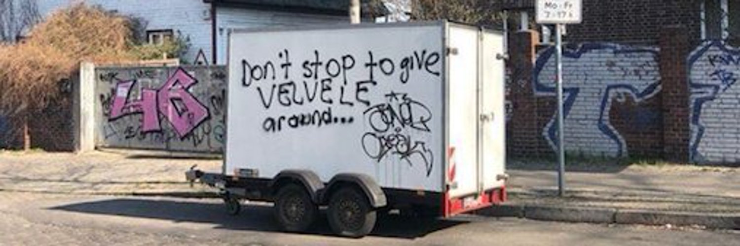 Velvele's banner