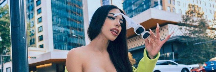 pack de famosas's banner